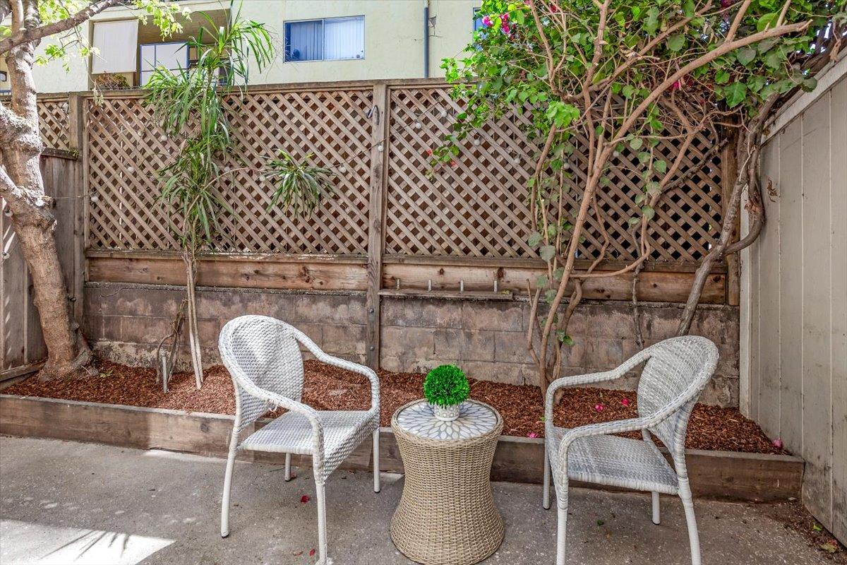 Detail Gallery Image 16 of 18 For 165 E Okeefe St #17,  Menlo Park,  CA 94025 - 2 Beds | 1/1 Baths