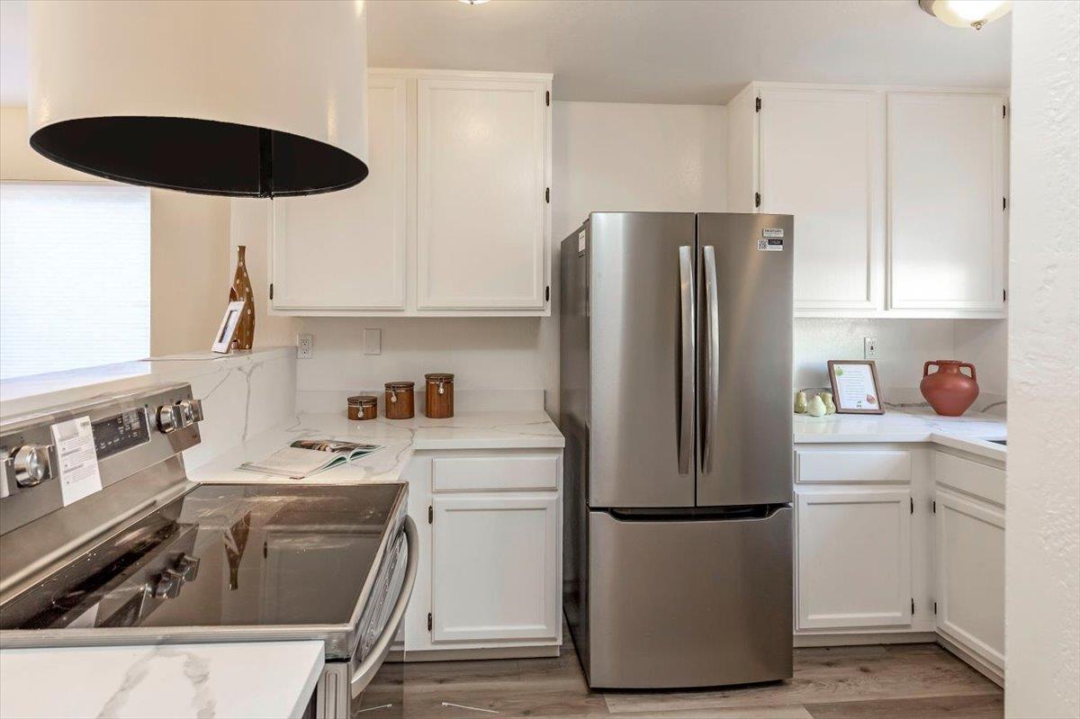 Detail Gallery Image 4 of 18 For 165 E Okeefe St #17,  Menlo Park,  CA 94025 - 2 Beds | 1/1 Baths