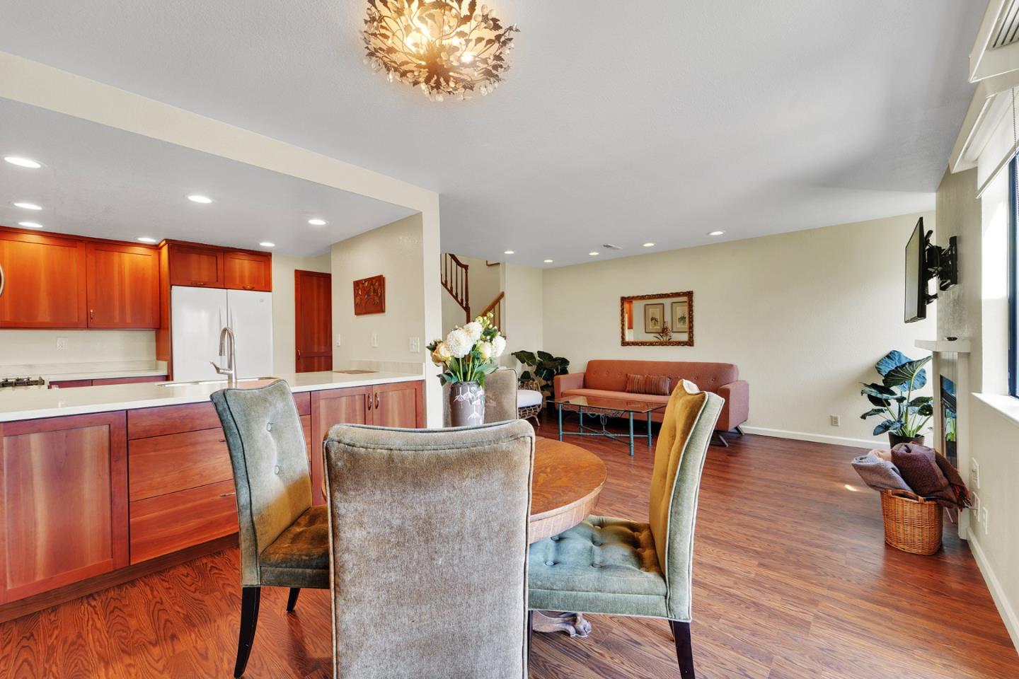 Detail Gallery Image 12 of 40 For 2958 Leotar Cir, Santa Cruz,  CA 95062 - 2 Beds | 2/1 Baths