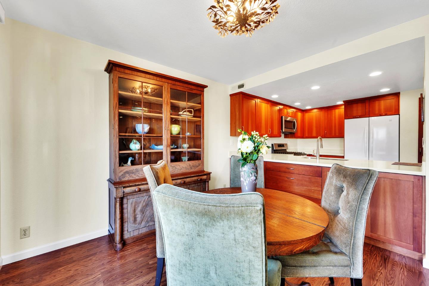 Detail Gallery Image 13 of 40 For 2958 Leotar Cir, Santa Cruz,  CA 95062 - 2 Beds | 2/1 Baths