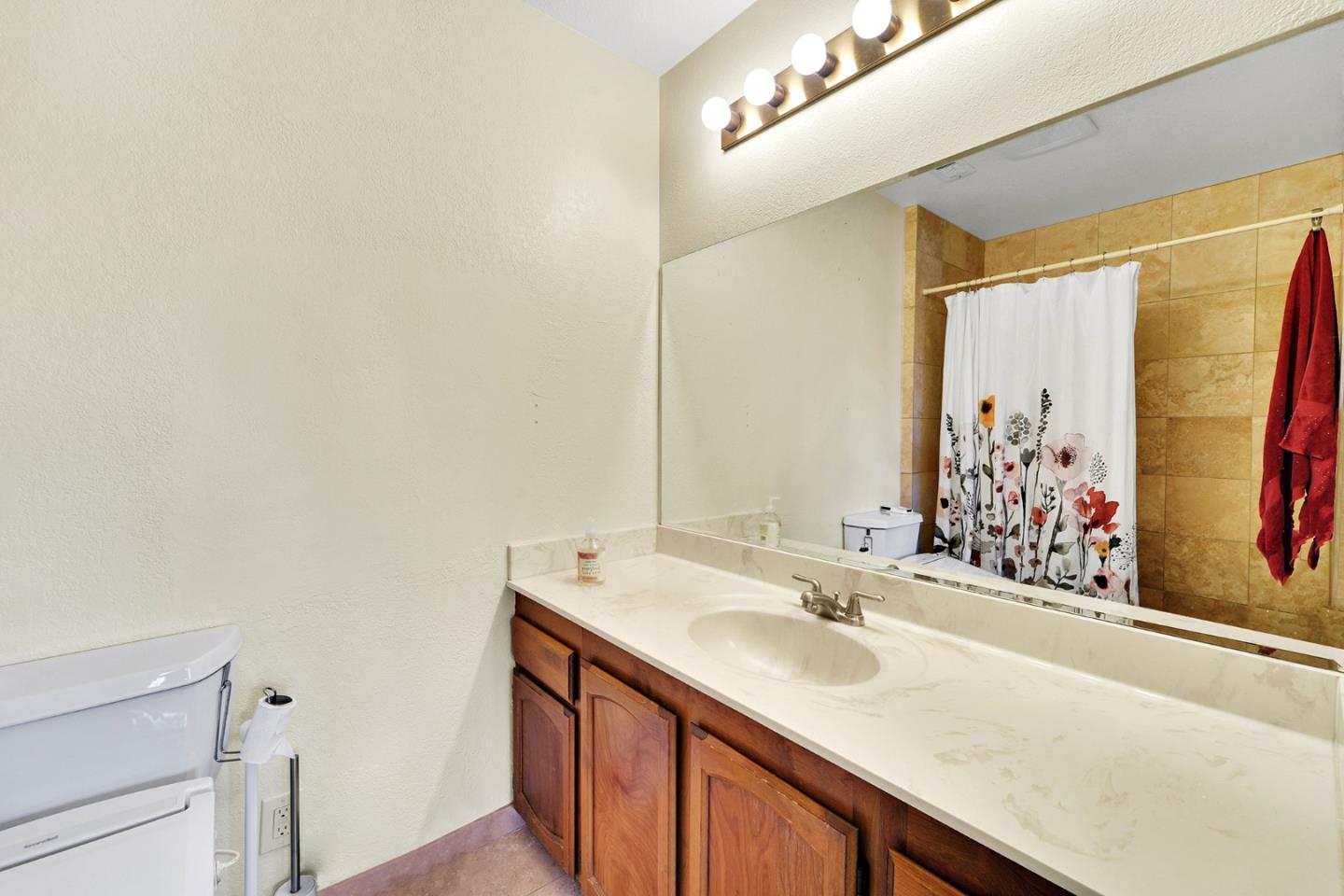 Detail Gallery Image 26 of 40 For 2958 Leotar Cir, Santa Cruz,  CA 95062 - 2 Beds | 2/1 Baths