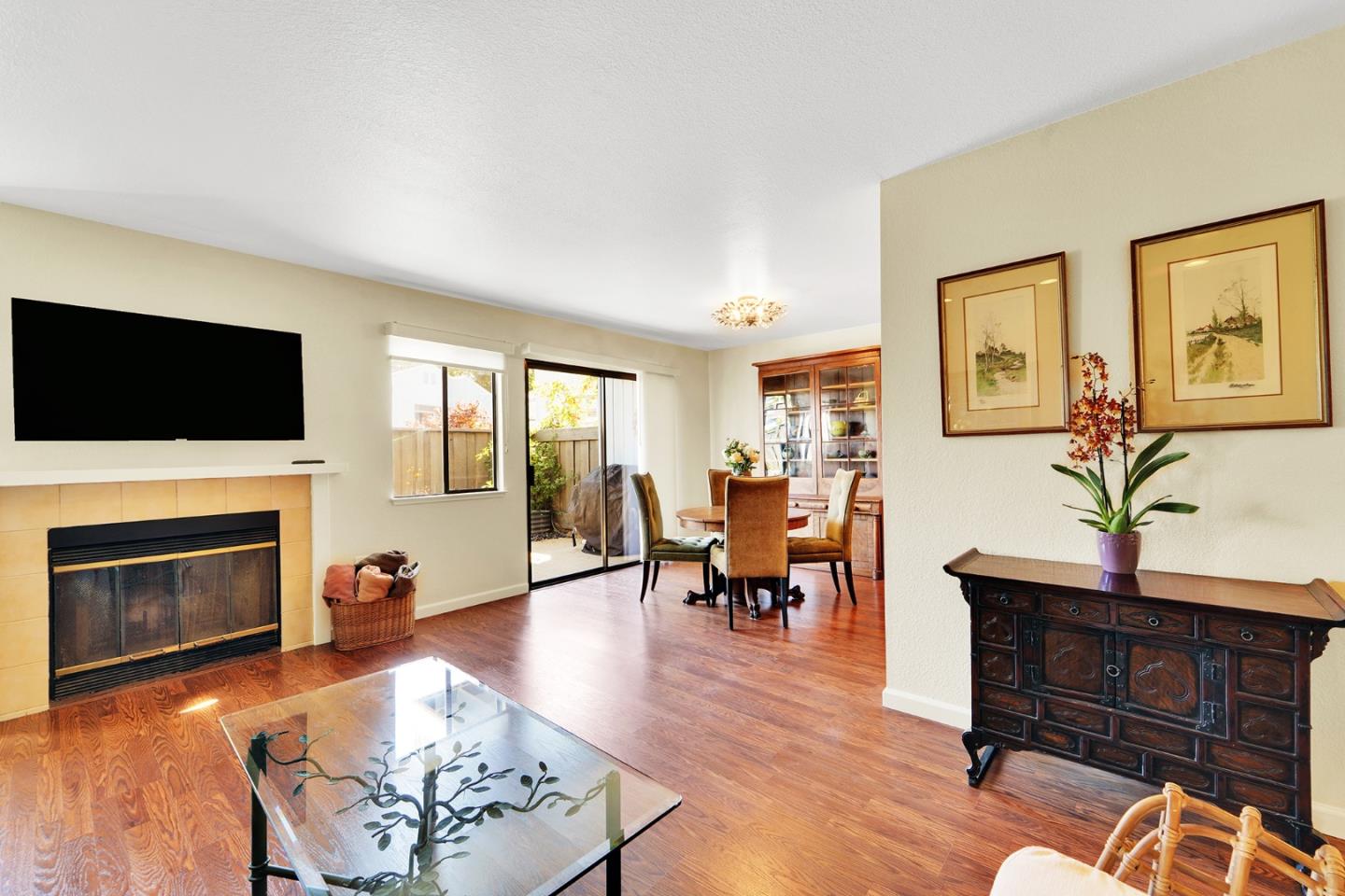 Detail Gallery Image 4 of 40 For 2958 Leotar Cir, Santa Cruz,  CA 95062 - 2 Beds | 2/1 Baths