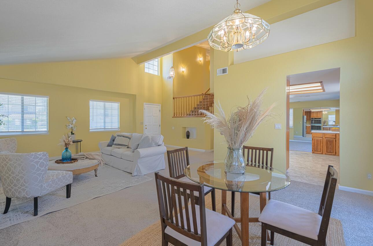 Detail Gallery Image 12 of 39 For 736 Potrero Way, Salinas,  CA 93907 - 3 Beds | 2/1 Baths