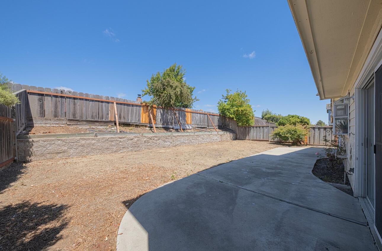 Detail Gallery Image 20 of 39 For 736 Potrero Way, Salinas,  CA 93907 - 3 Beds | 2/1 Baths