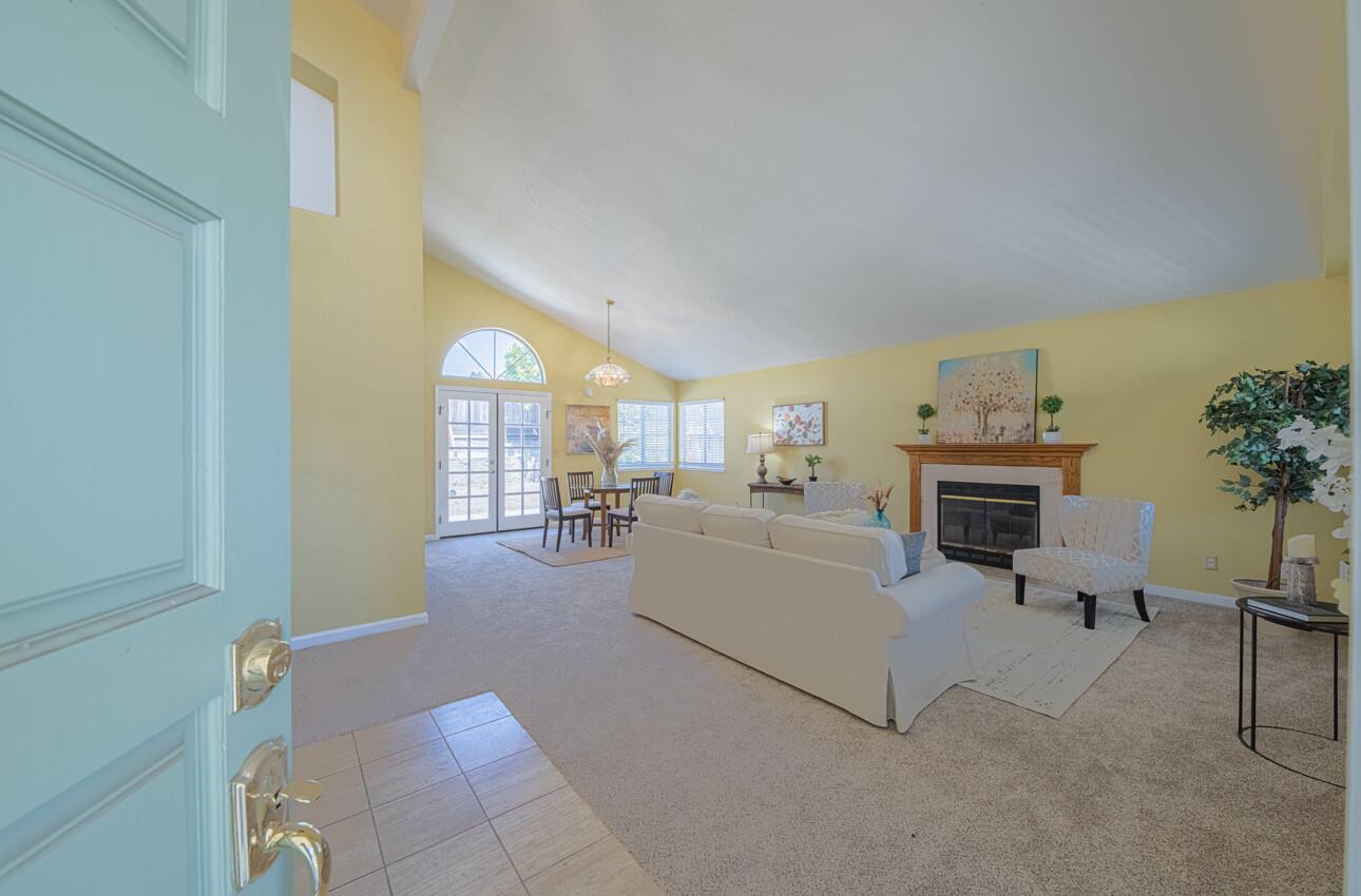 Detail Gallery Image 5 of 39 For 736 Potrero Way, Salinas,  CA 93907 - 3 Beds | 2/1 Baths