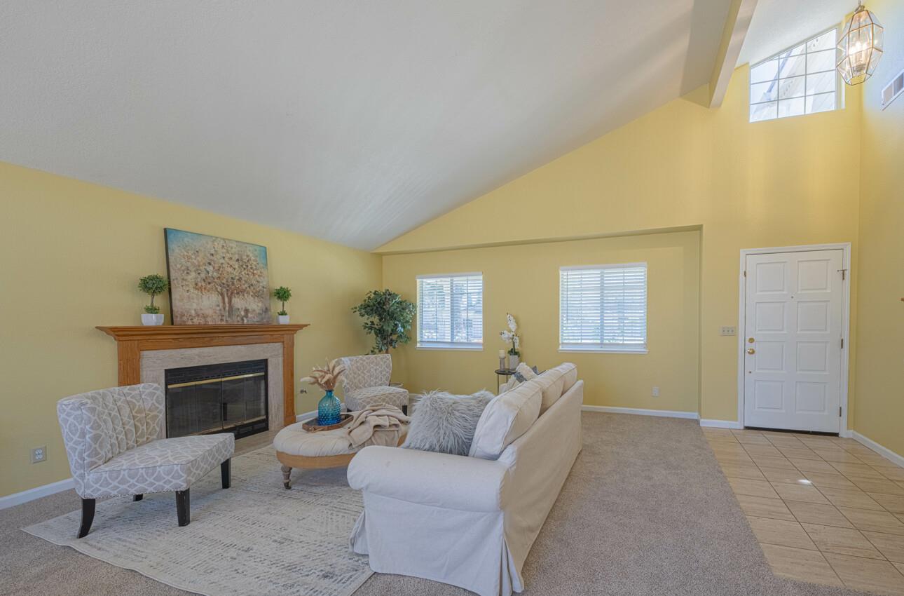 Detail Gallery Image 6 of 39 For 736 Potrero Way, Salinas,  CA 93907 - 3 Beds | 2/1 Baths