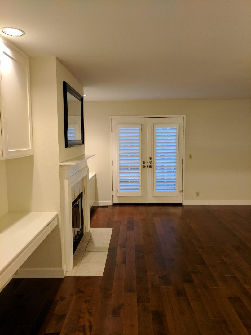 Detail Gallery Image 4 of 20 For 173 Sierra Vista Ave #4,  Mountain View,  CA 94043 - 2 Beds | 2/1 Baths