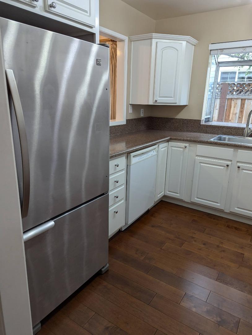 Detail Gallery Image 6 of 20 For 173 Sierra Vista Ave #4,  Mountain View,  CA 94043 - 2 Beds | 2/1 Baths