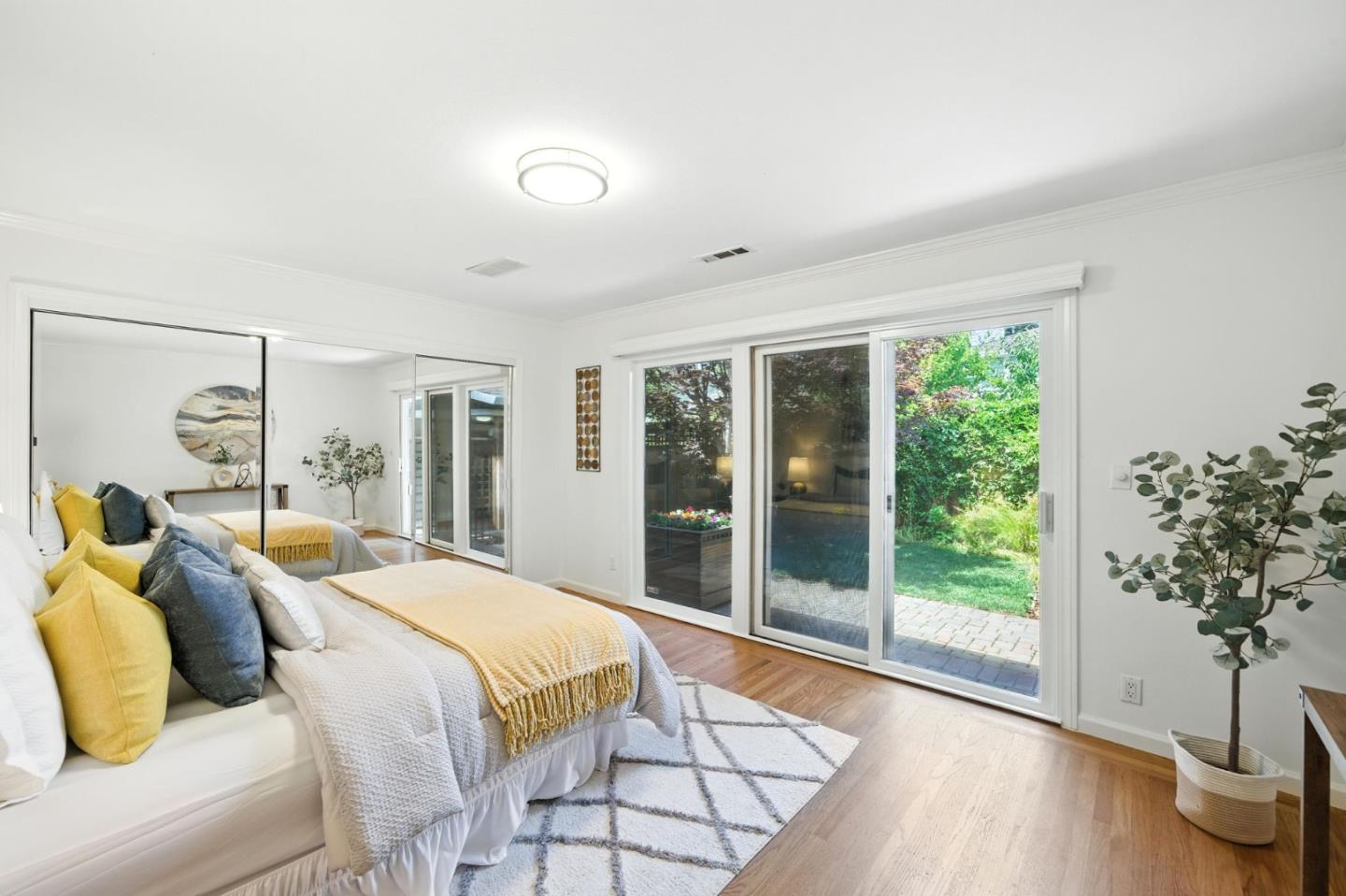 Detail Gallery Image 10 of 27 For 641 10th Ave, Menlo Park,  CA 94025 - 3 Beds | 2 Baths