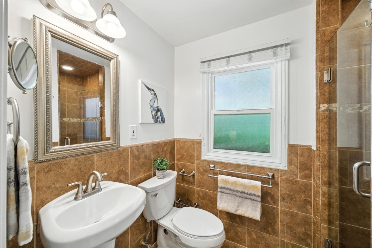 Detail Gallery Image 14 of 27 For 641 10th Ave, Menlo Park,  CA 94025 - 3 Beds | 2 Baths