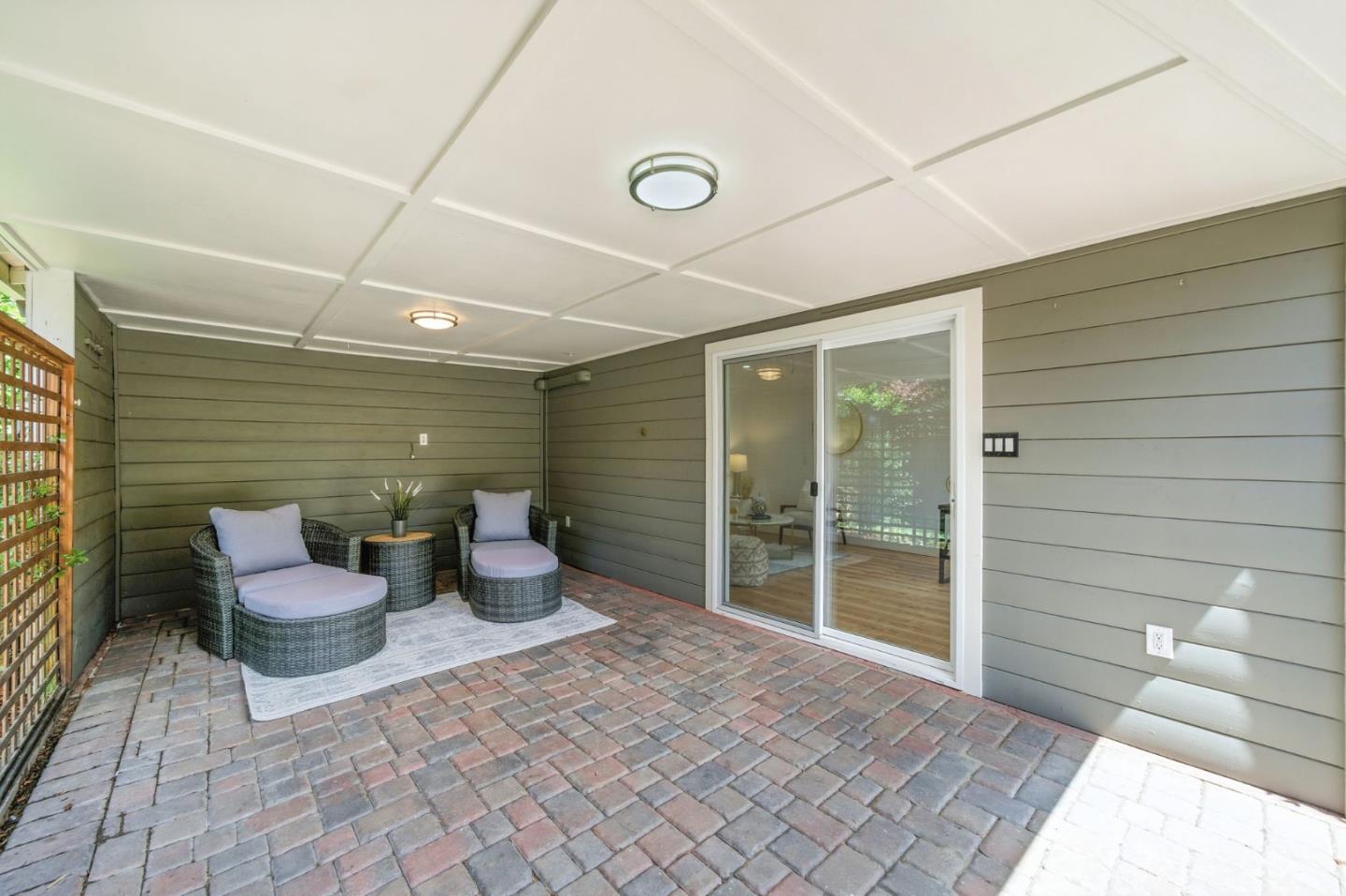 Detail Gallery Image 18 of 27 For 641 10th Ave, Menlo Park,  CA 94025 - 3 Beds | 2 Baths