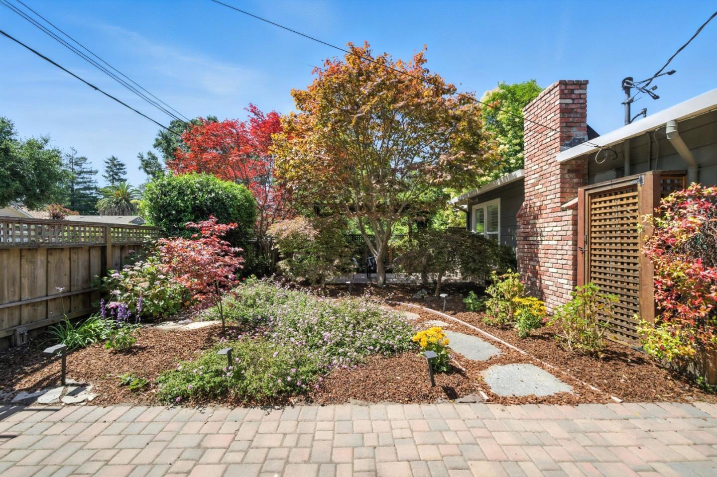 Detail Gallery Image 21 of 27 For 641 10th Ave, Menlo Park,  CA 94025 - 3 Beds | 2 Baths