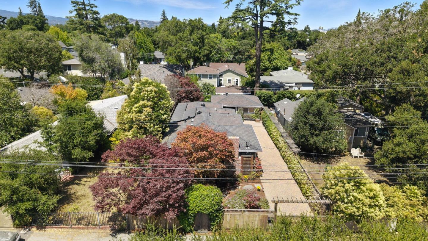 Detail Gallery Image 24 of 27 For 641 10th Ave, Menlo Park,  CA 94025 - 3 Beds | 2 Baths