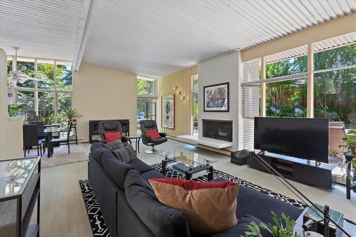 Detail Gallery Image 14 of 32 For 291 La Mesa Dr, Portola Valley,  CA 94028 - 4 Beds | 2 Baths