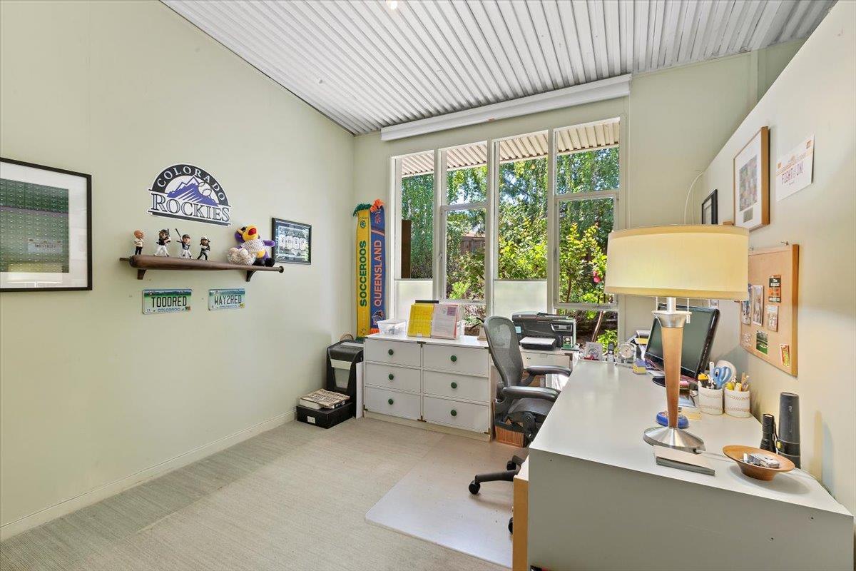 Detail Gallery Image 15 of 32 For 291 La Mesa Dr, Portola Valley,  CA 94028 - 4 Beds | 2 Baths