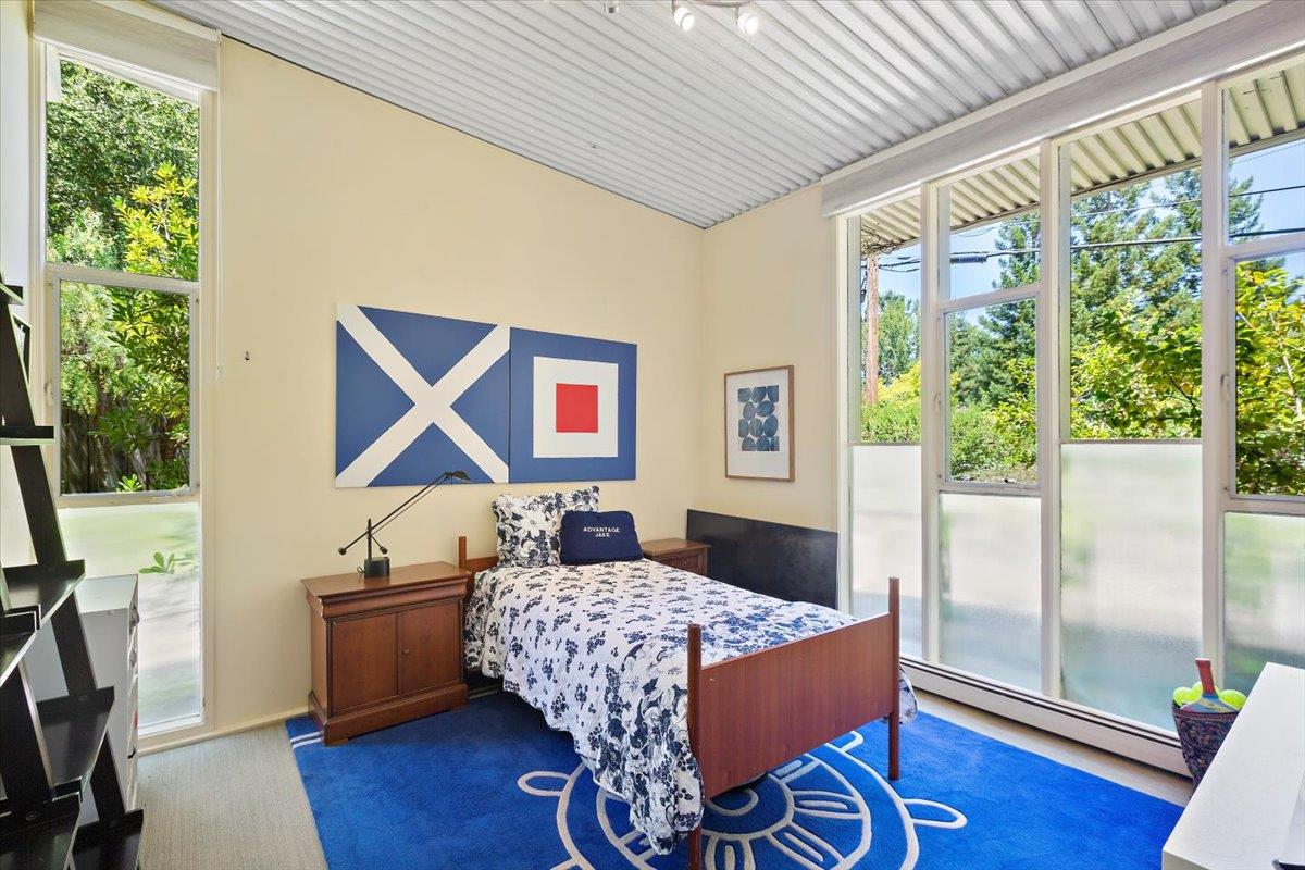 Detail Gallery Image 18 of 32 For 291 La Mesa Dr, Portola Valley,  CA 94028 - 4 Beds | 2 Baths