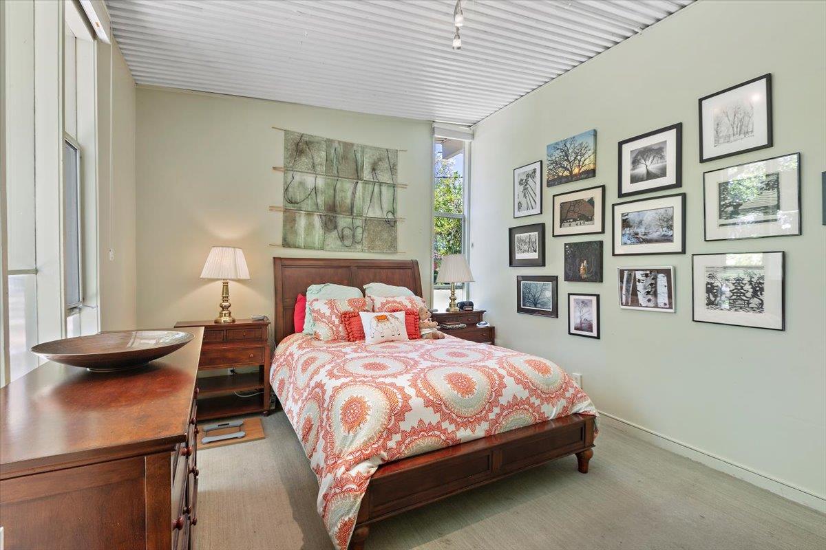Detail Gallery Image 21 of 32 For 291 La Mesa Dr, Portola Valley,  CA 94028 - 4 Beds | 2 Baths