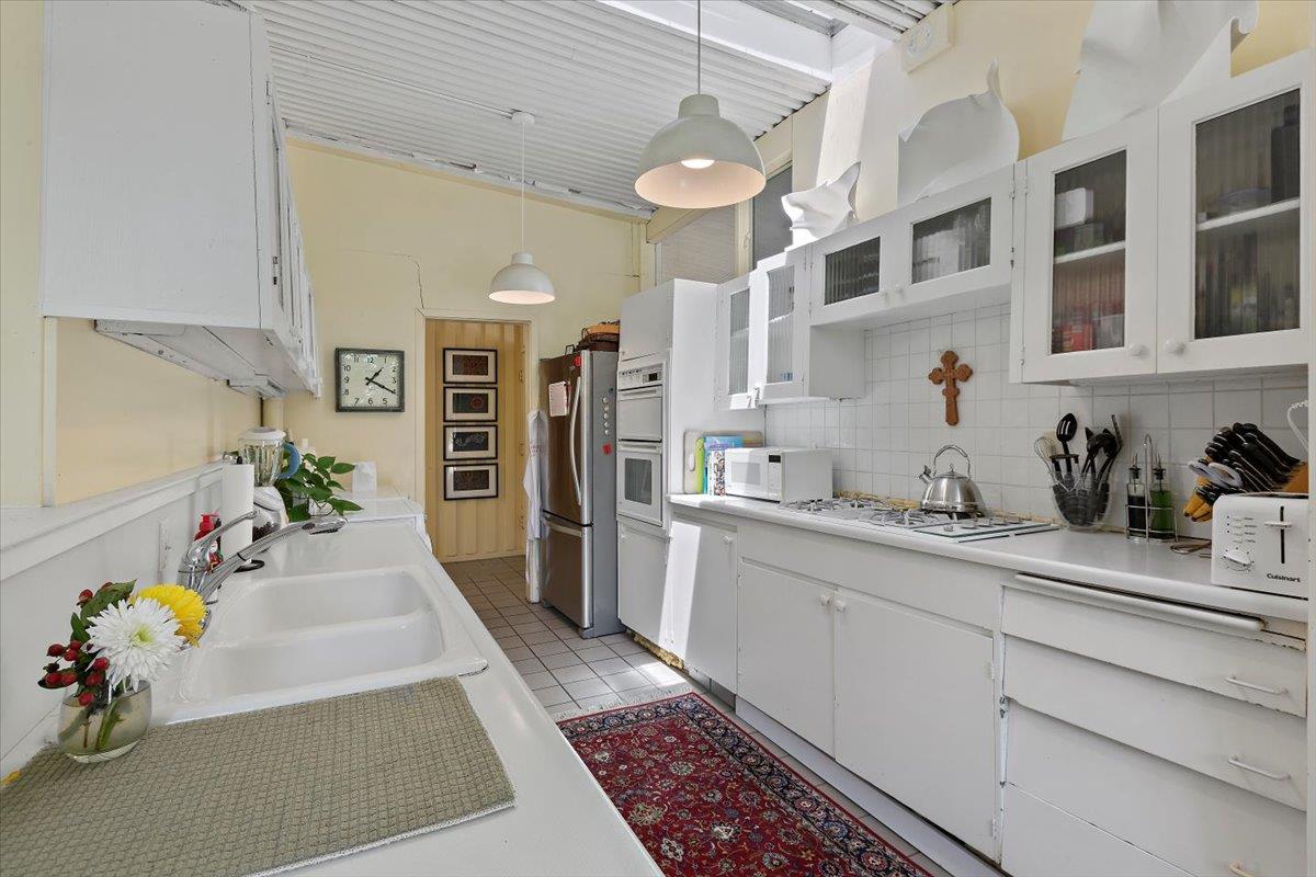 Detail Gallery Image 8 of 32 For 291 La Mesa Dr, Portola Valley,  CA 94028 - 4 Beds | 2 Baths
