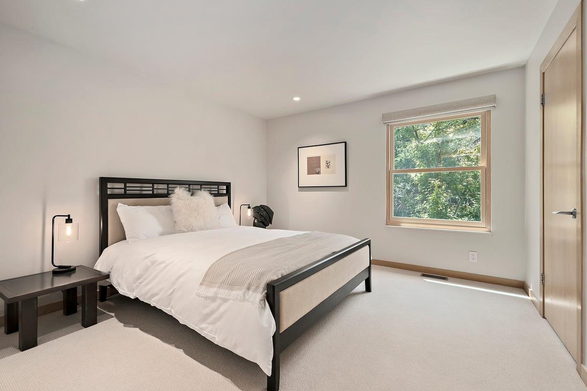 Detail Gallery Image 15 of 26 For 2618 Belmont Canyon Rd, Belmont,  CA 94002 - 4 Beds | 2/2 Baths
