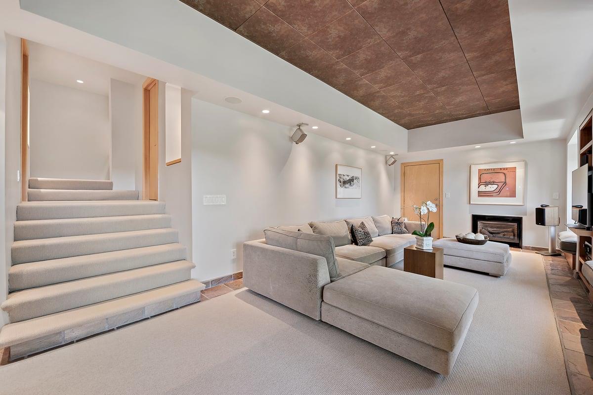 Detail Gallery Image 16 of 26 For 2618 Belmont Canyon Rd, Belmont,  CA 94002 - 4 Beds | 2/2 Baths