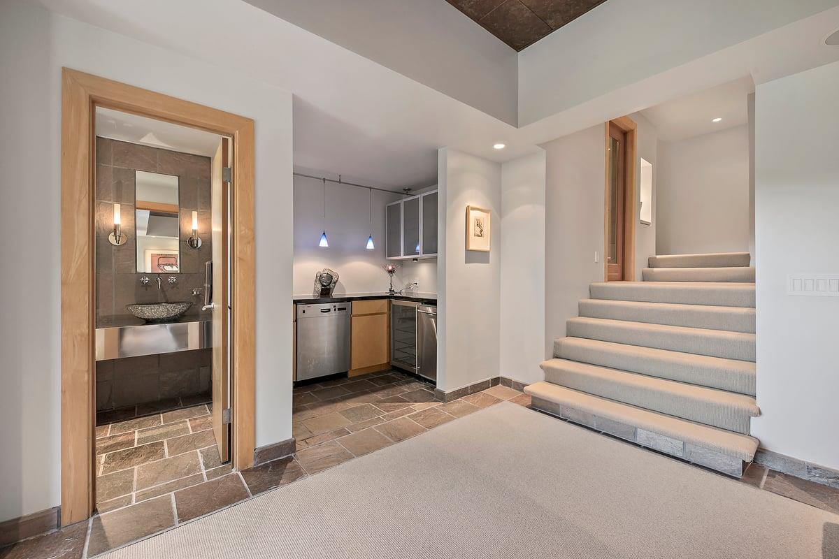 Detail Gallery Image 17 of 26 For 2618 Belmont Canyon Rd, Belmont,  CA 94002 - 4 Beds | 2/2 Baths