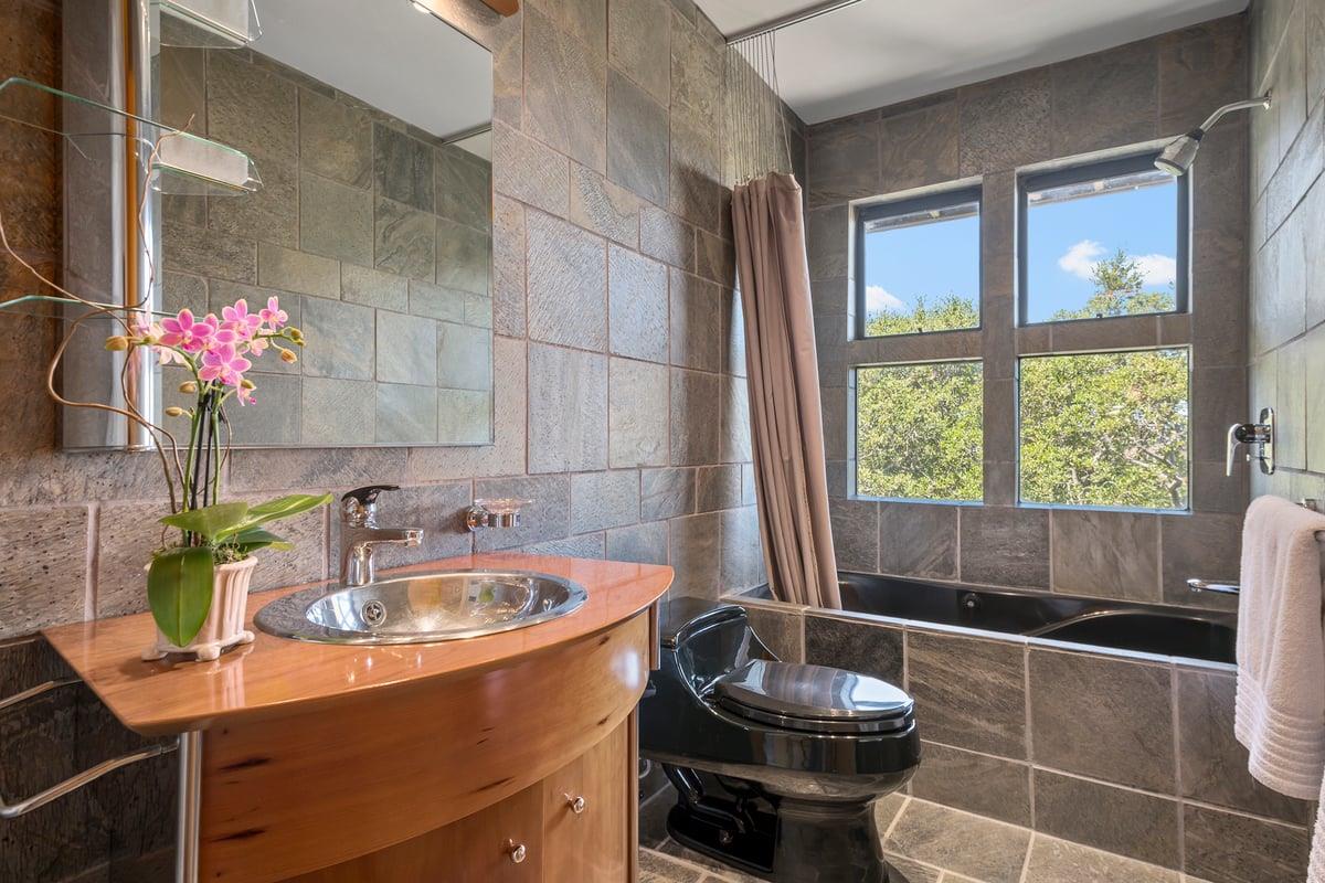 Detail Gallery Image 20 of 26 For 2618 Belmont Canyon Rd, Belmont,  CA 94002 - 4 Beds | 2/2 Baths
