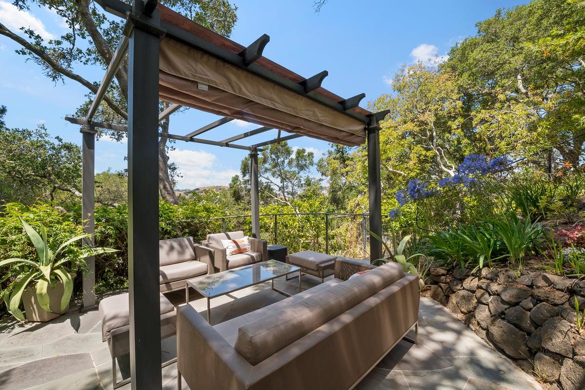 Detail Gallery Image 24 of 26 For 2618 Belmont Canyon Rd, Belmont,  CA 94002 - 4 Beds | 2/2 Baths