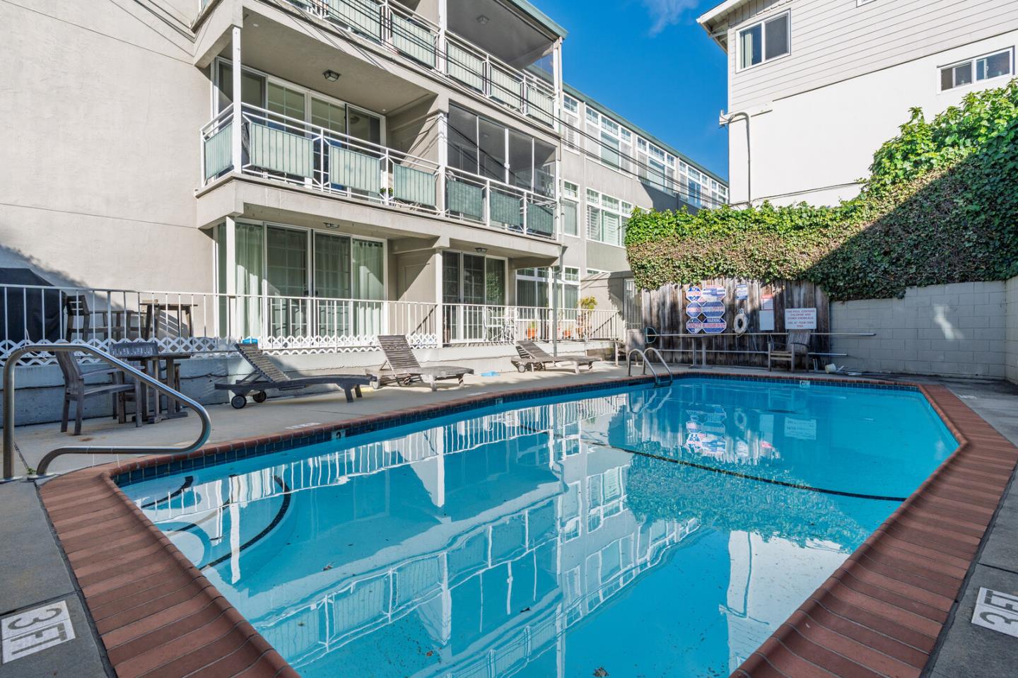 Detail Gallery Image 12 of 16 For 222 Laurel St #211,  San Carlos,  CA 94070 - 2 Beds | 1 Baths