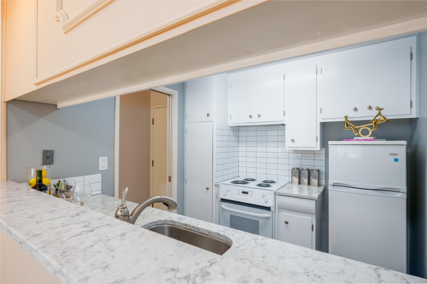 Detail Gallery Image 7 of 16 For 222 Laurel St #211,  San Carlos,  CA 94070 - 2 Beds | 1 Baths