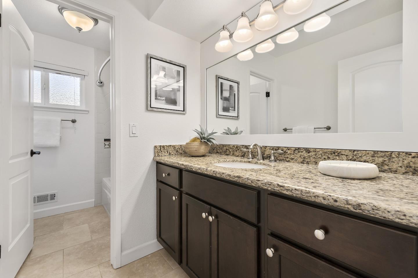 Detail Gallery Image 19 of 38 For 1118 Zinfandel Way, San Jose,  CA 95120 - 4 Beds | 2/1 Baths
