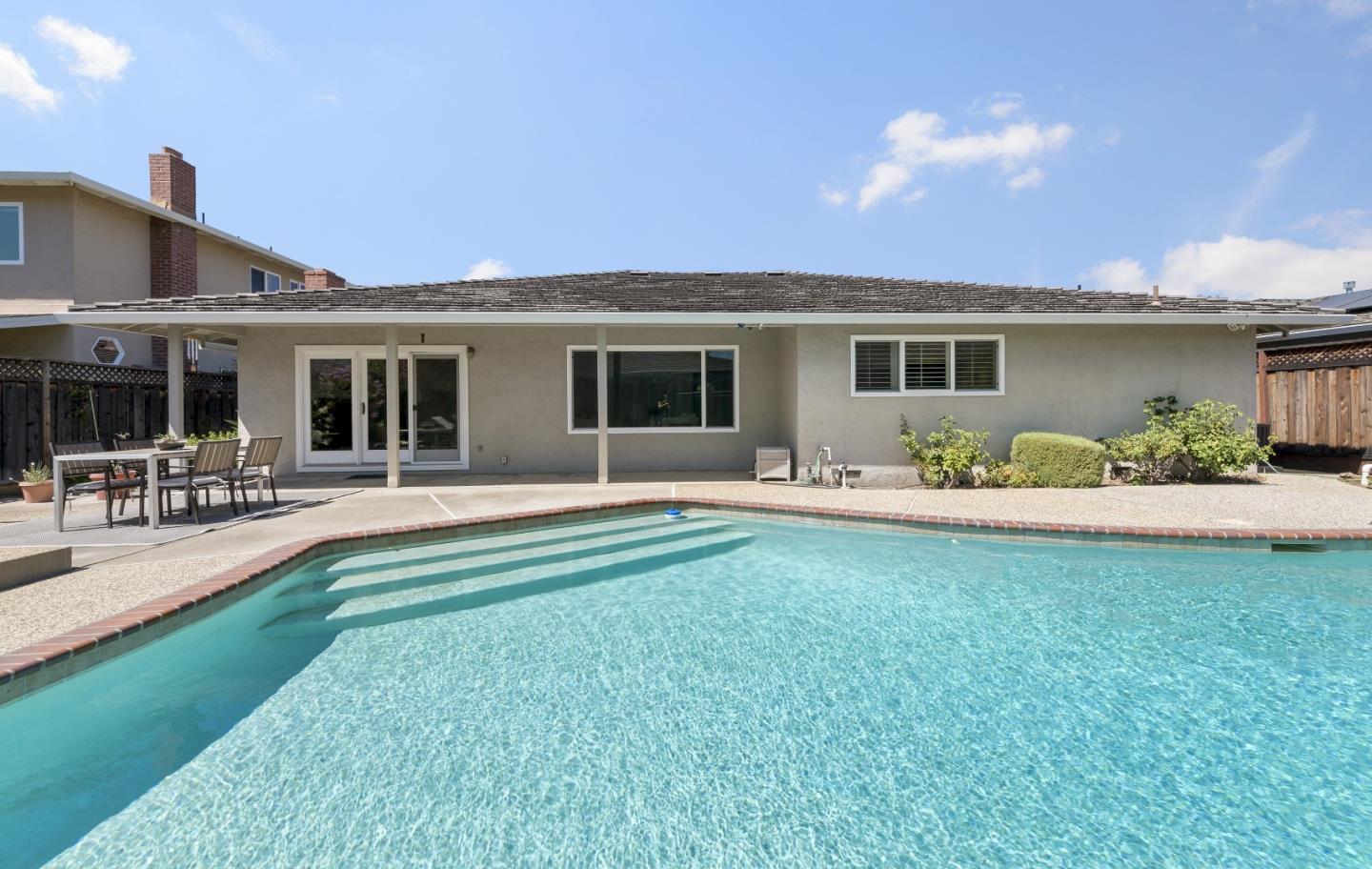Detail Gallery Image 27 of 38 For 1118 Zinfandel Way, San Jose,  CA 95120 - 4 Beds | 2/1 Baths
