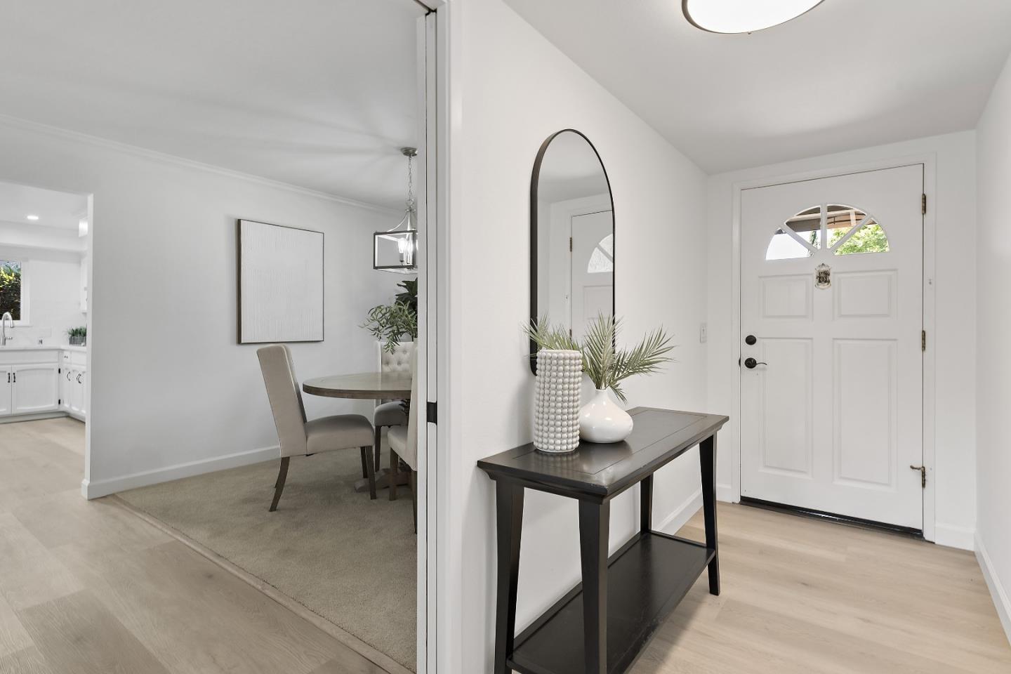Detail Gallery Image 4 of 38 For 1118 Zinfandel Way, San Jose,  CA 95120 - 4 Beds | 2/1 Baths