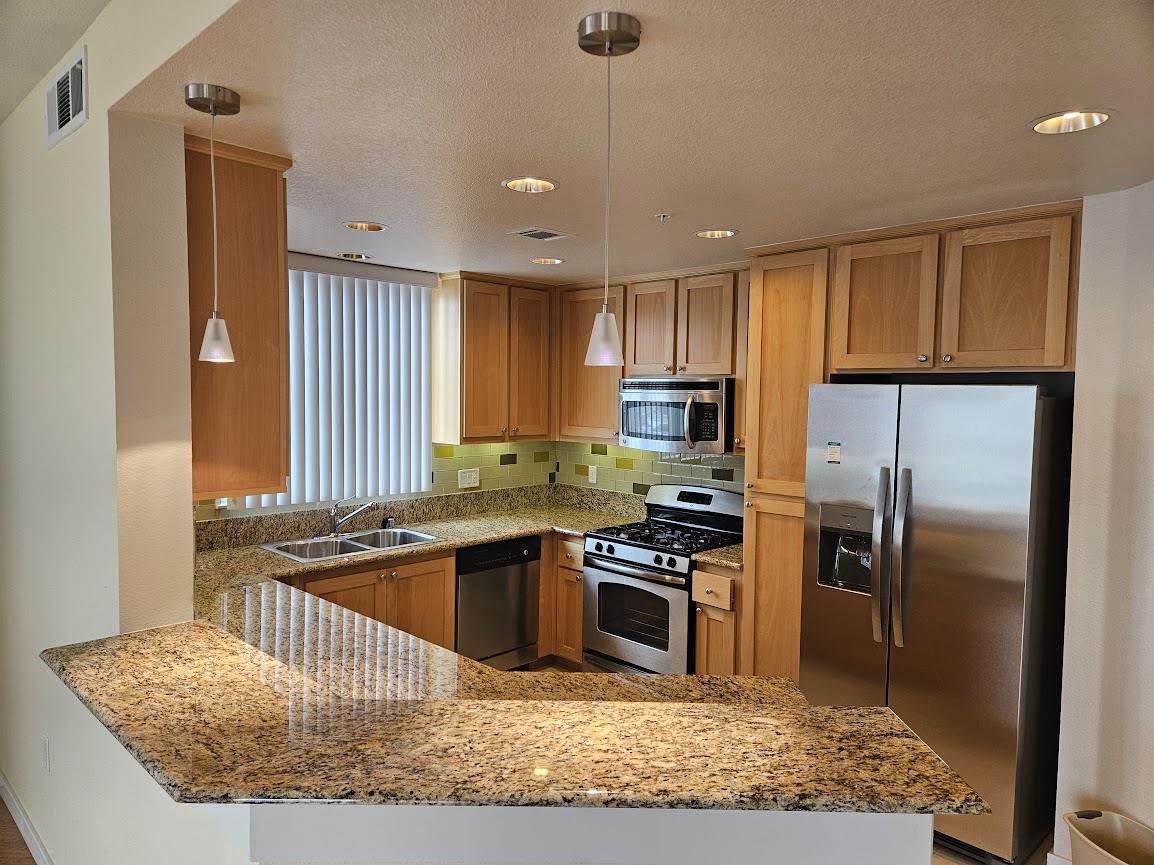 Detail Gallery Image 2 of 17 For 1488 El Camino Real #318,  South San Francisco,  CA 94080 - 2 Beds | 2 Baths