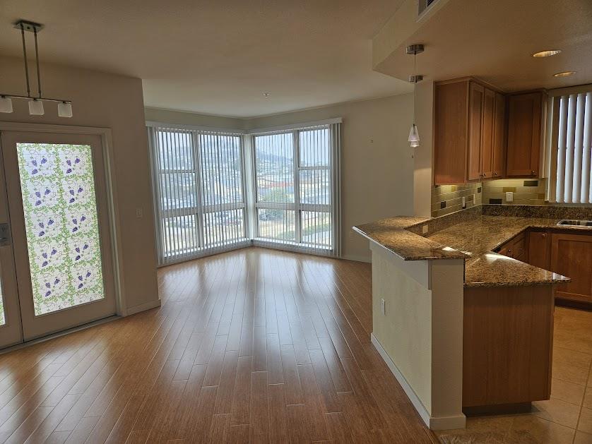 Detail Gallery Image 4 of 17 For 1488 El Camino Real #318,  South San Francisco,  CA 94080 - 2 Beds | 2 Baths