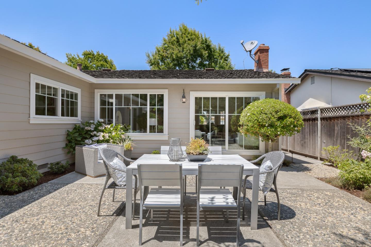 Detail Gallery Image 12 of 29 For 166 Butano Ave, Sunnyvale,  CA 94086 - 4 Beds | 2 Baths