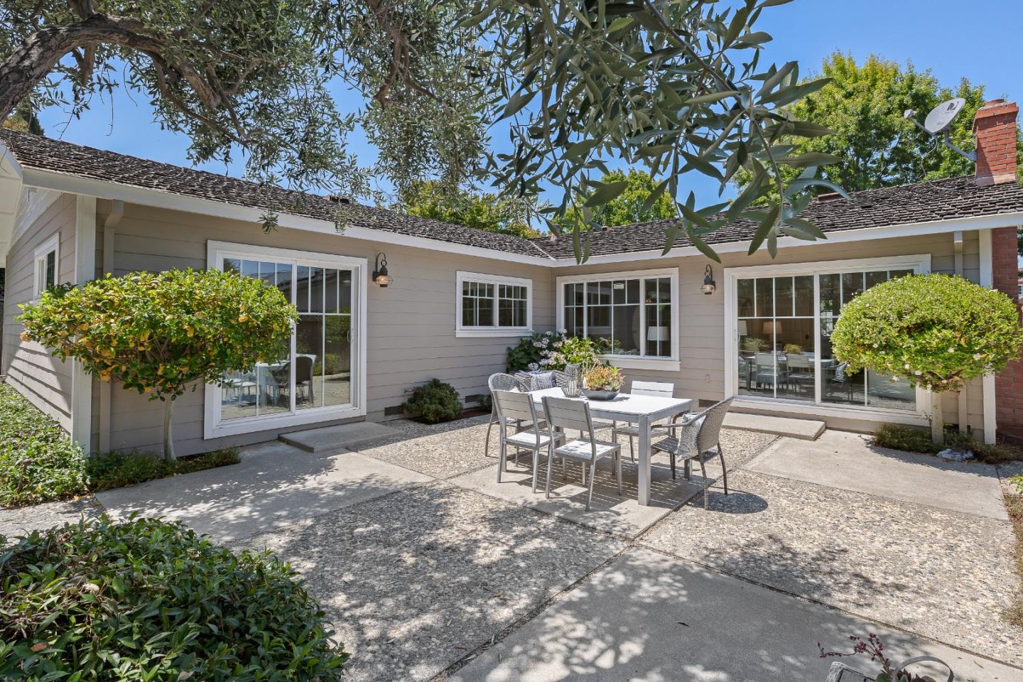 Detail Gallery Image 13 of 29 For 166 Butano Ave, Sunnyvale,  CA 94086 - 4 Beds | 2 Baths