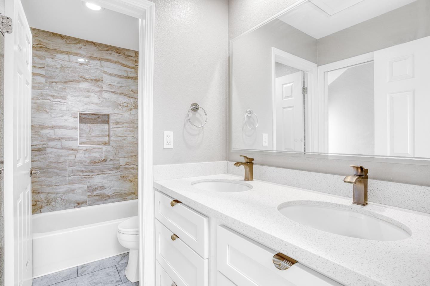 Detail Gallery Image 15 of 35 For 11870 Flanagan Ct, Dublin,  CA 94568 - 2 Beds | 1/1 Baths