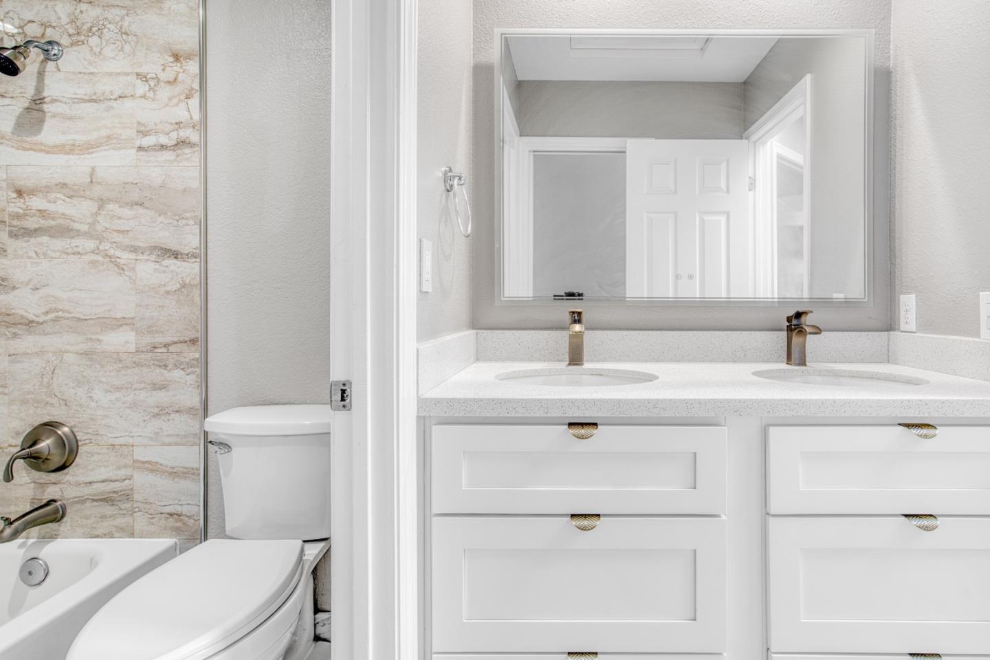 Detail Gallery Image 17 of 35 For 11870 Flanagan Ct, Dublin,  CA 94568 - 2 Beds | 1/1 Baths