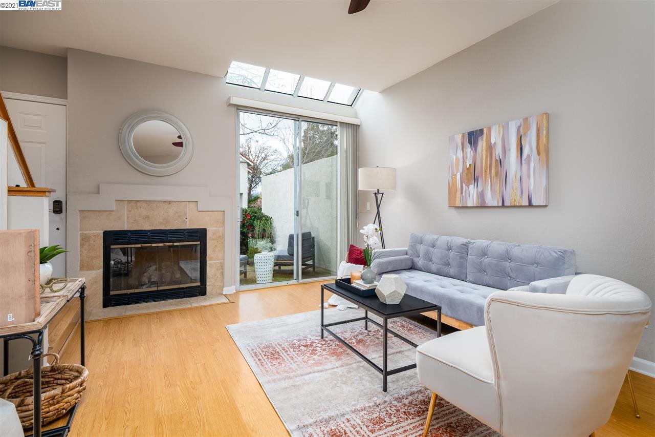 Detail Gallery Image 3 of 35 For 11870 Flanagan Ct, Dublin,  CA 94568 - 2 Beds | 1/1 Baths