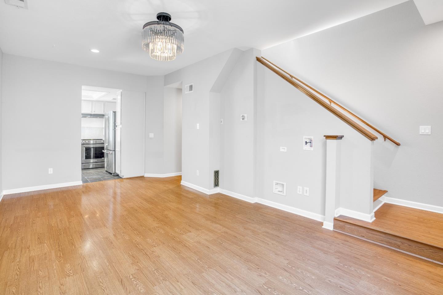 Detail Gallery Image 4 of 35 For 11870 Flanagan Ct, Dublin,  CA 94568 - 2 Beds | 1/1 Baths