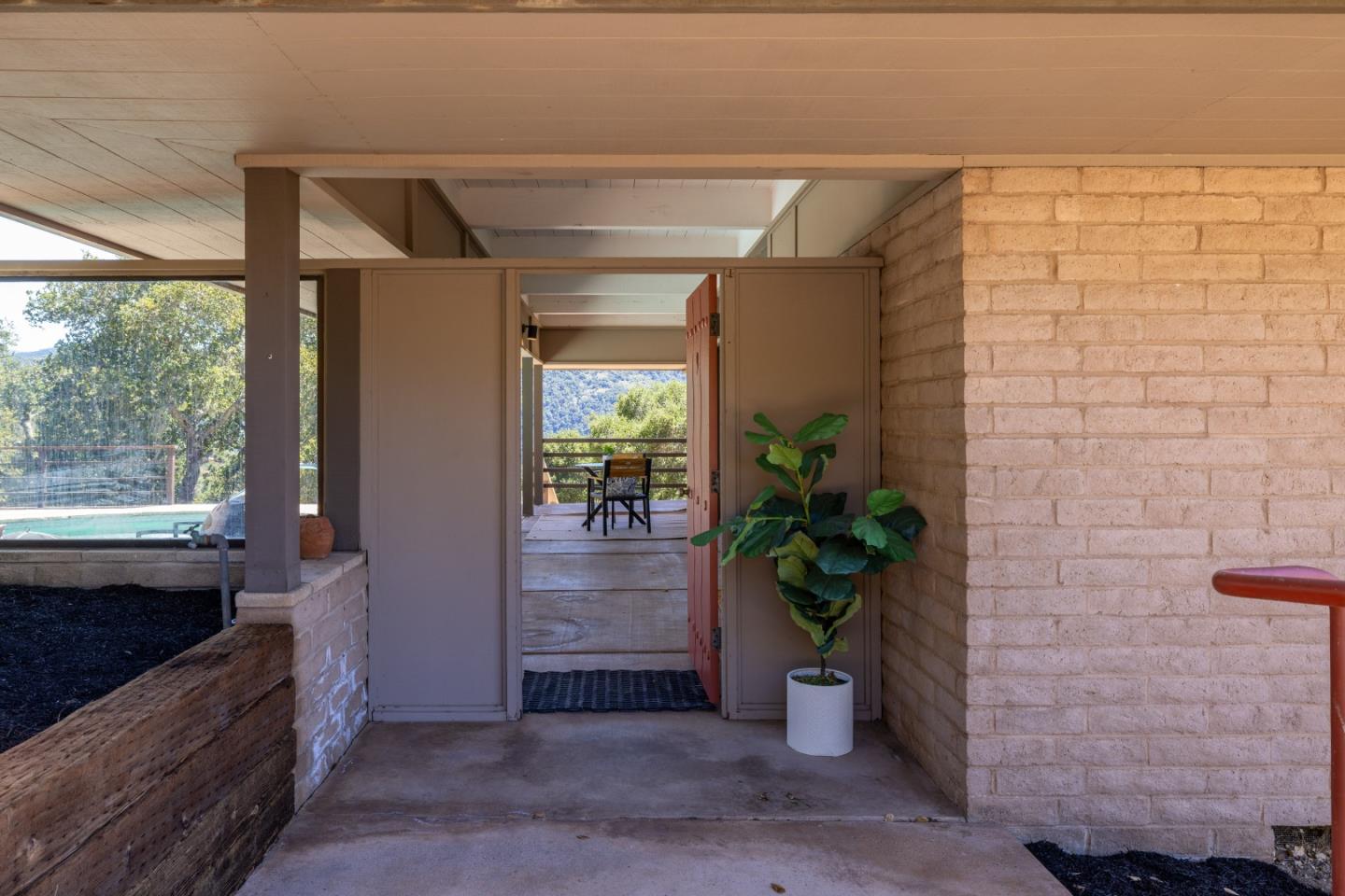 Detail Gallery Image 4 of 17 For 9 De Amaral Rd, Carmel Valley,  CA 93924 - 1 Beds | 2 Baths