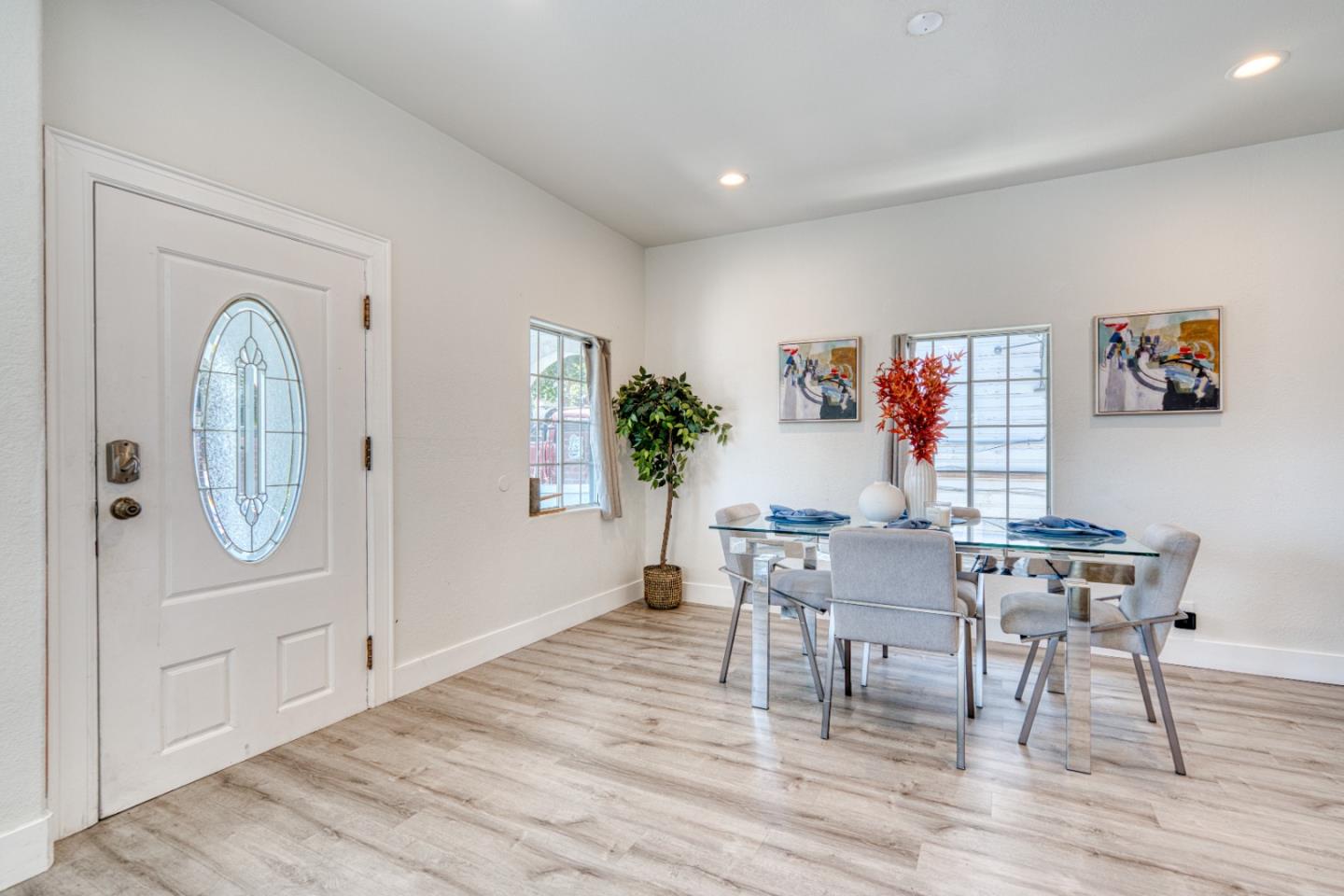 Detail Gallery Image 14 of 38 For 2036 E 20th St, Oakland,  CA 94606 - 4 Beds | 2 Baths