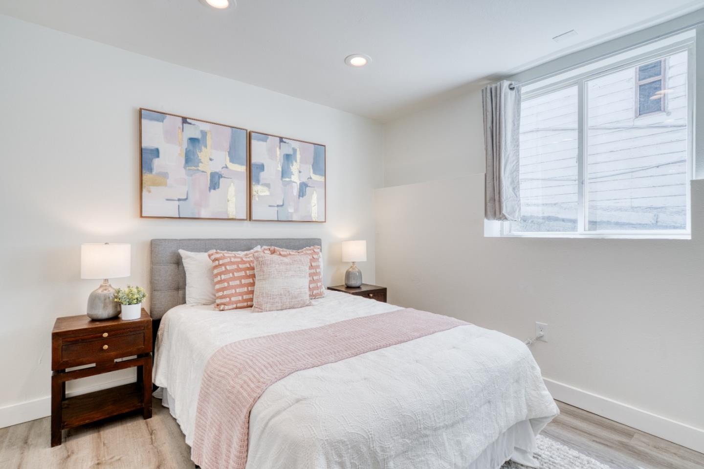 Detail Gallery Image 26 of 38 For 2036 E 20th St, Oakland,  CA 94606 - 4 Beds | 2 Baths