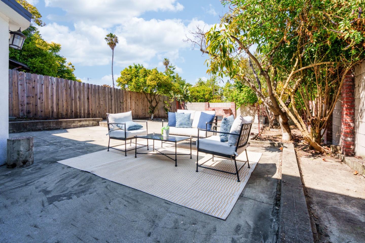 Detail Gallery Image 29 of 38 For 2036 E 20th St, Oakland,  CA 94606 - 4 Beds | 2 Baths