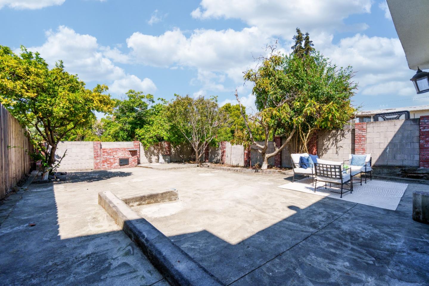Detail Gallery Image 31 of 38 For 2036 E 20th St, Oakland,  CA 94606 - 4 Beds | 2 Baths