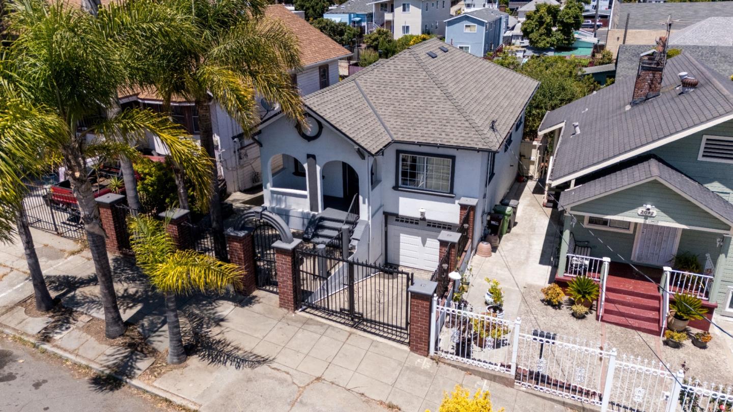 Detail Gallery Image 32 of 38 For 2036 E 20th St, Oakland,  CA 94606 - 4 Beds | 2 Baths