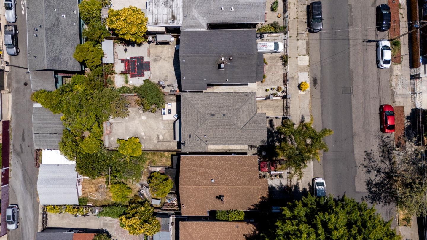 Detail Gallery Image 33 of 38 For 2036 E 20th St, Oakland,  CA 94606 - 4 Beds | 2 Baths