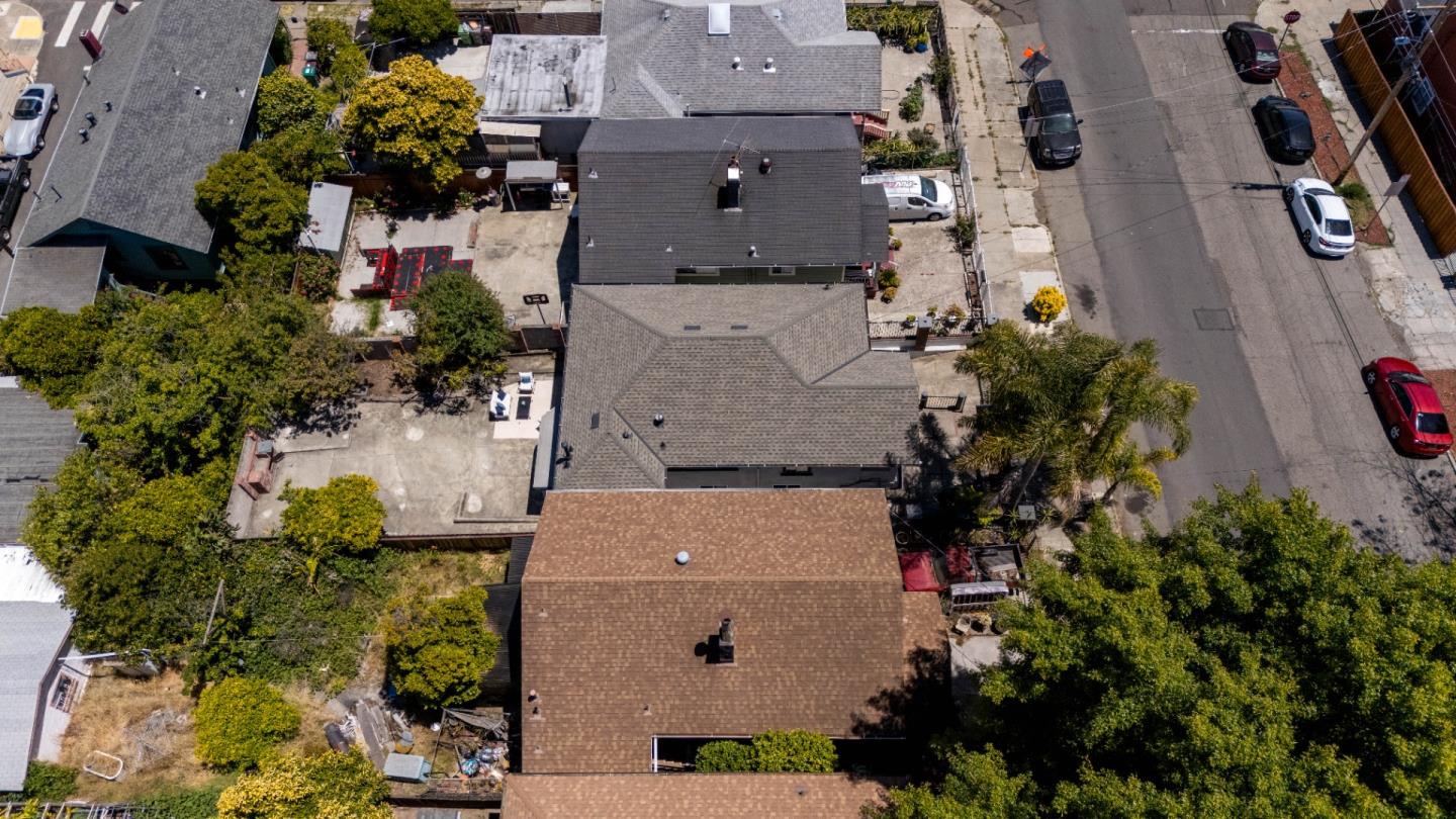 Detail Gallery Image 34 of 38 For 2036 E 20th St, Oakland,  CA 94606 - 4 Beds | 2 Baths