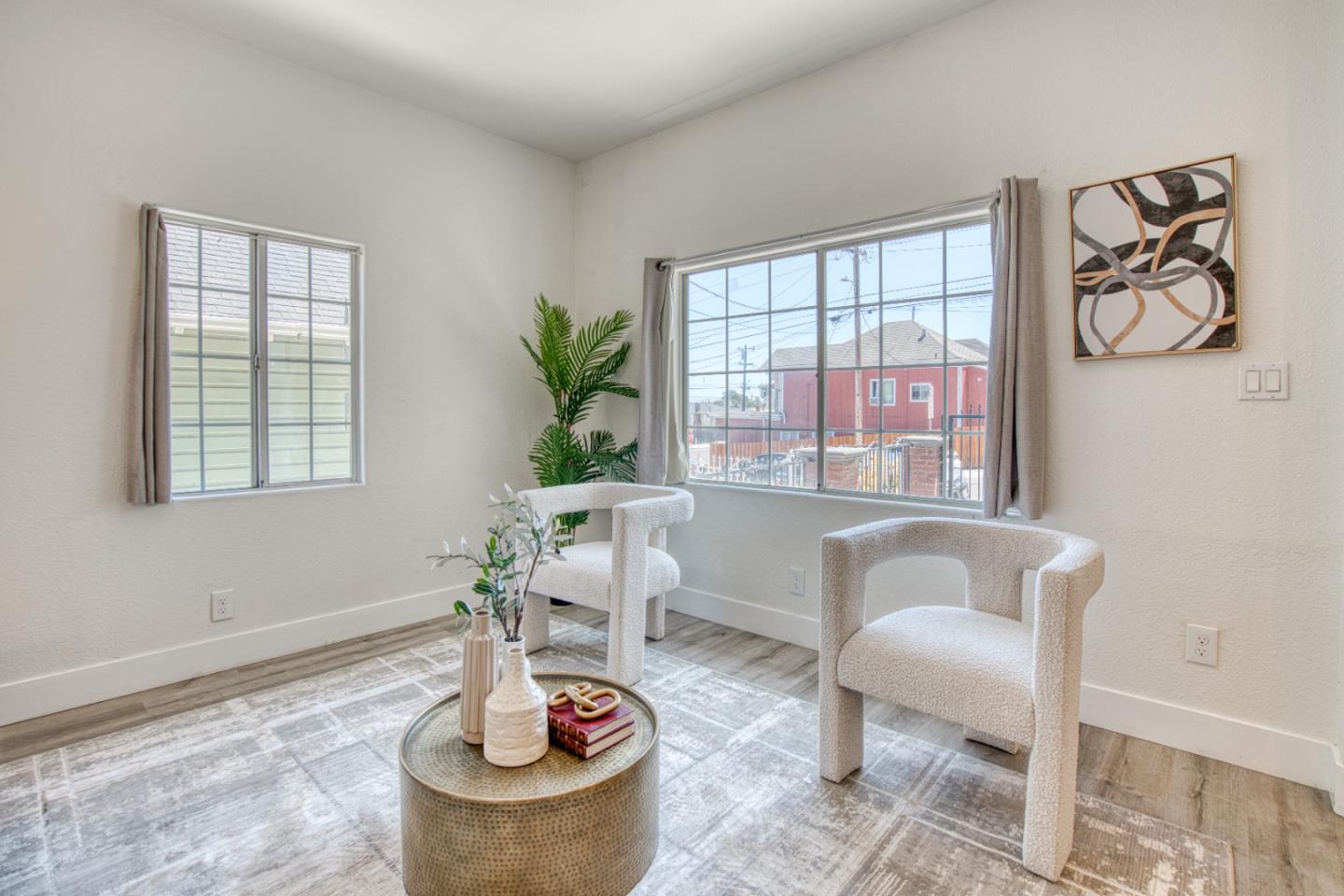 Detail Gallery Image 7 of 38 For 2036 E 20th St, Oakland,  CA 94606 - 4 Beds | 2 Baths