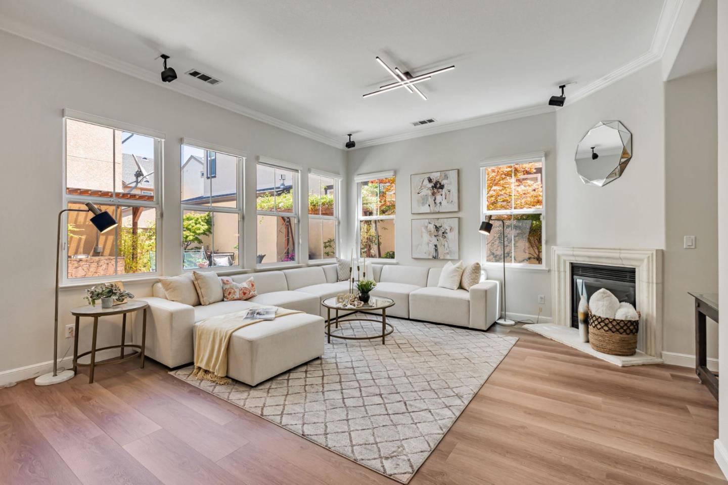 Detail Gallery Image 10 of 46 For 841 E River Pkwy, Santa Clara,  CA 95054 - 5 Beds | 3/1 Baths